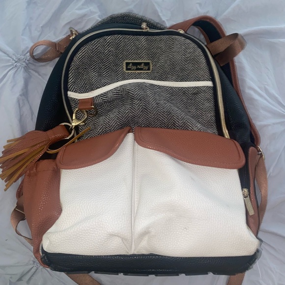 Itzy Ritzy diaper backpack - Picture 3 of 3